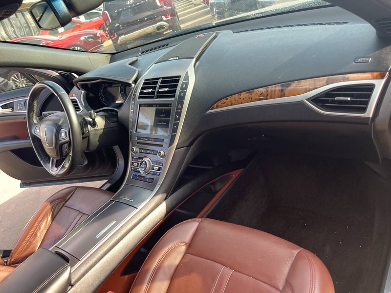 Lincoln MKZ Vehicle Image 19