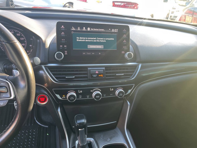 Honda Accord Sedan Vehicle Image 11