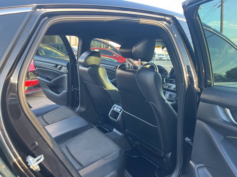 Honda Accord Sedan Vehicle Image 16