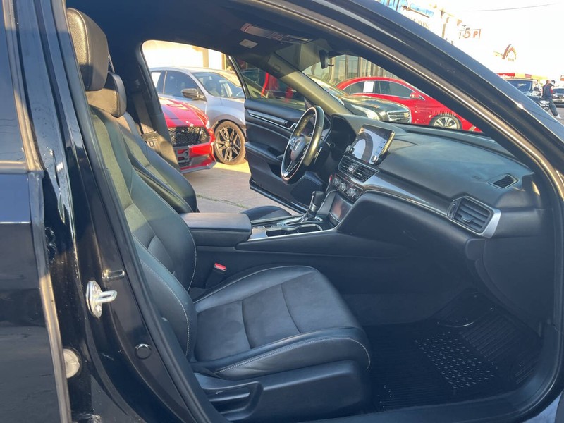 Honda Accord Sedan Vehicle Image 18