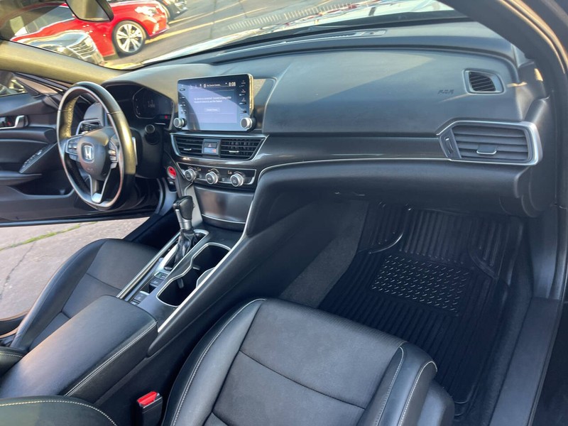 Honda Accord Sedan Vehicle Image 20