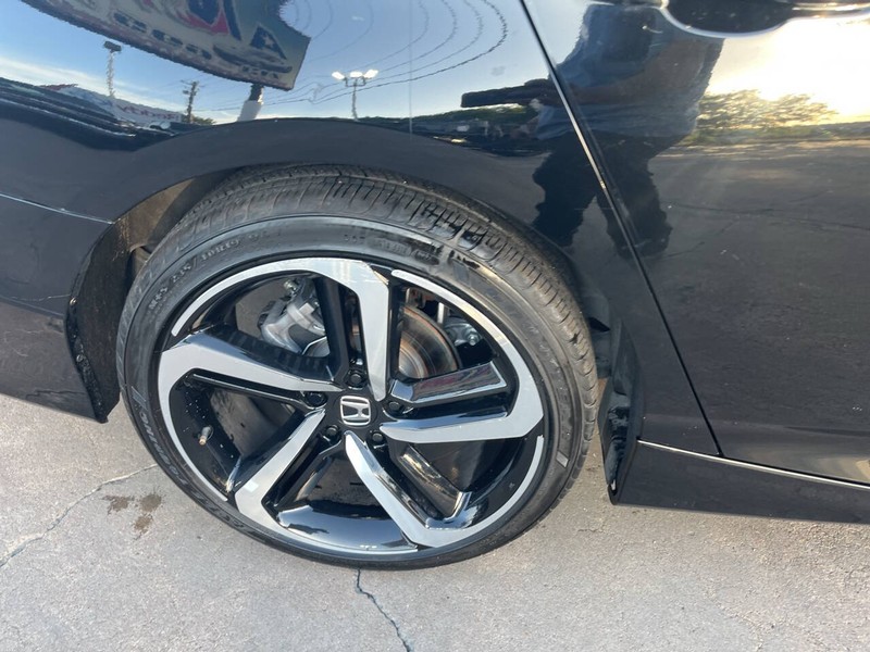Honda Accord Sedan Vehicle Image 21