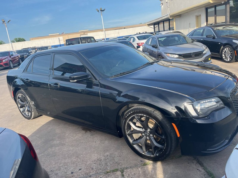 Chrysler 300 Vehicle Image 03