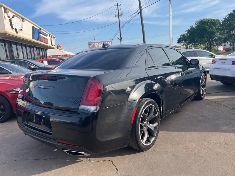 Chrysler 300 Vehicle Image 04