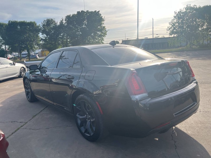Chrysler 300 Vehicle Image 05