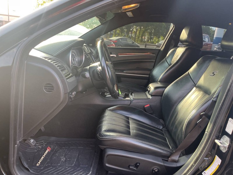 Chrysler 300 Vehicle Image 07