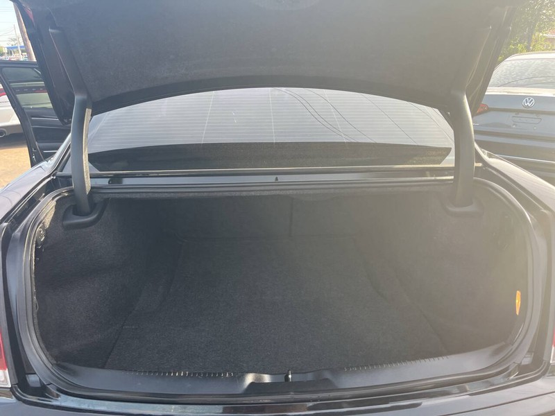 Chrysler 300 Vehicle Image 17