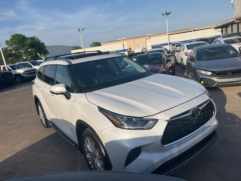 Toyota Highlander Vehicle Image 02