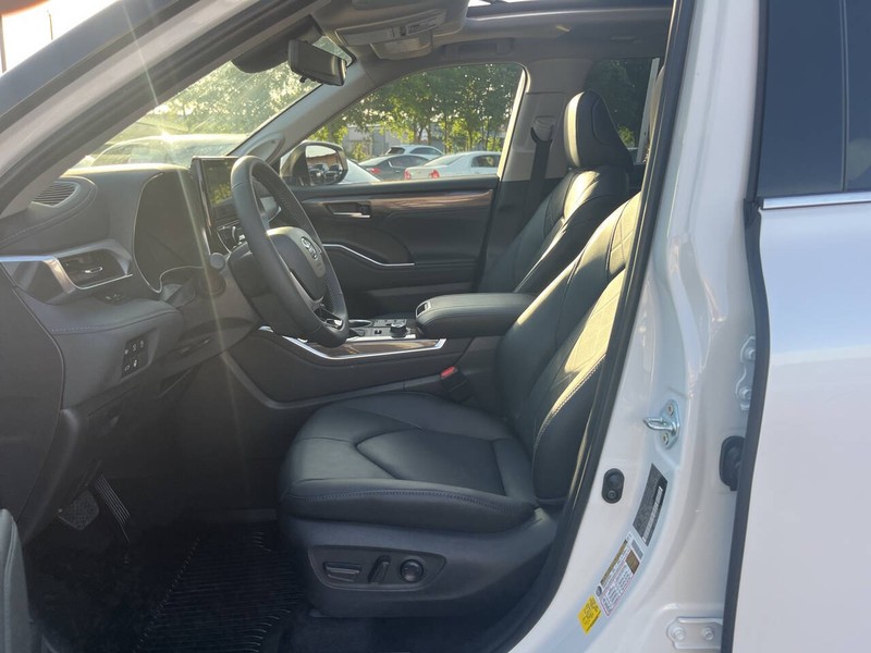 Toyota Highlander Vehicle Image 06