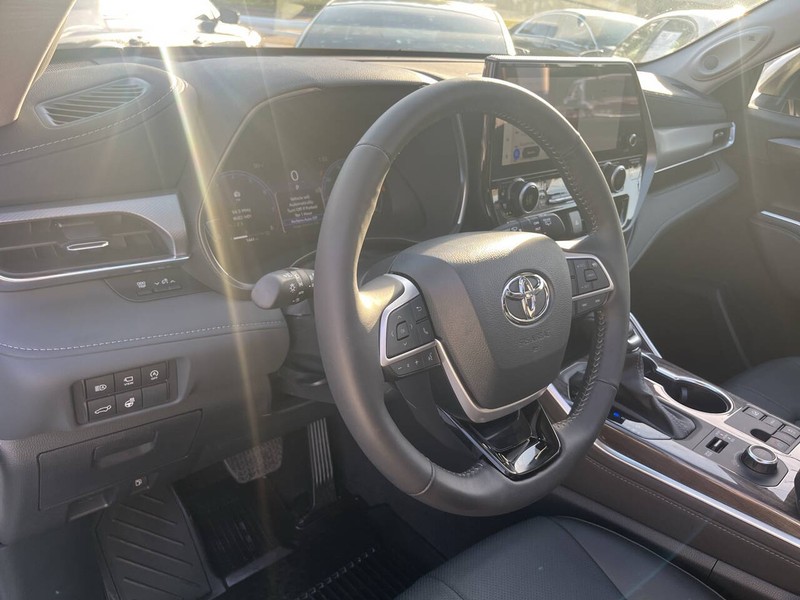 Toyota Highlander Vehicle Image 07