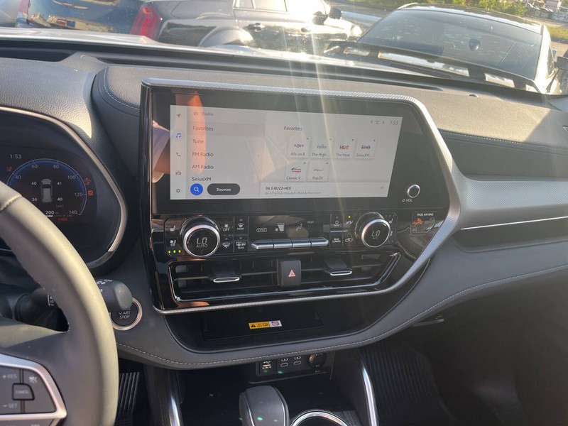 Toyota Highlander Vehicle Image 09