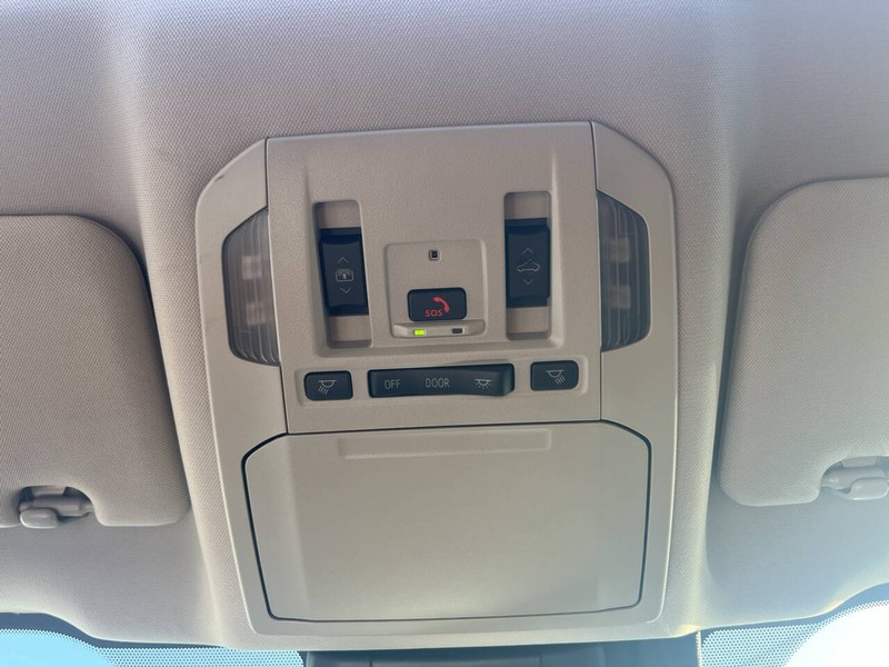 Toyota Highlander Vehicle Image 12