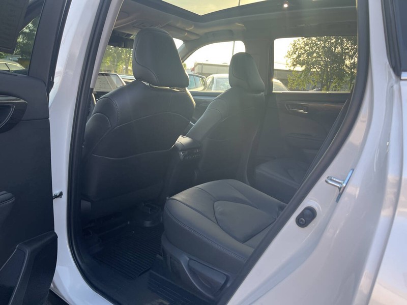 Toyota Highlander Vehicle Image 14