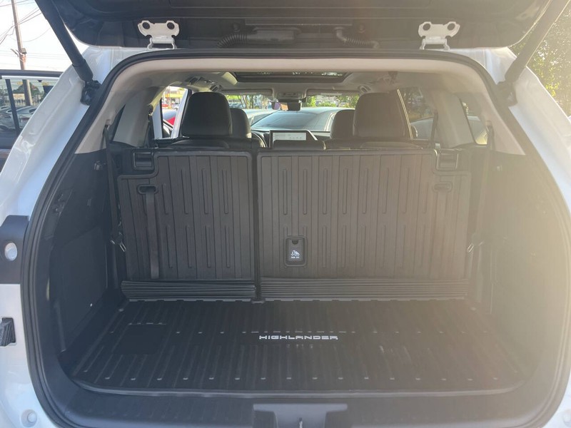 Toyota Highlander Vehicle Image 18