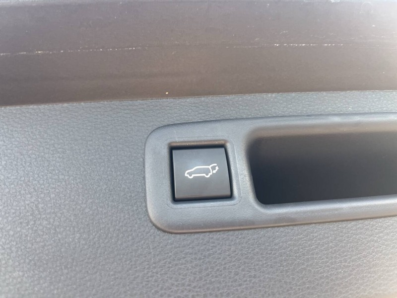 Toyota Highlander Vehicle Image 19