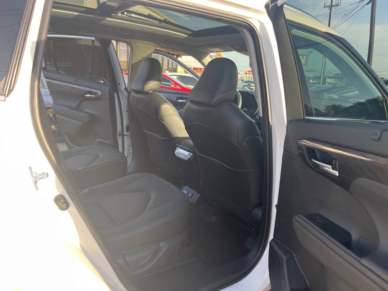 Toyota Highlander Vehicle Image 20