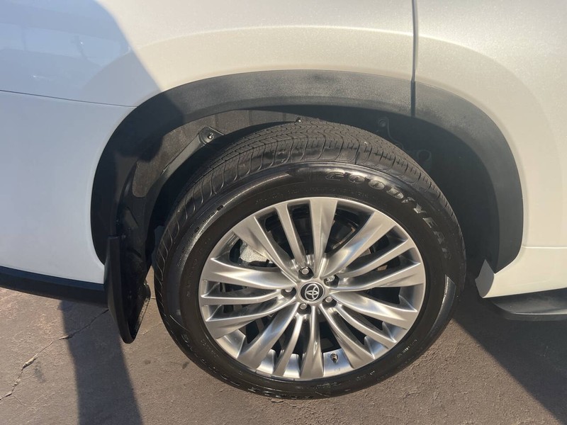 Toyota Highlander Vehicle Image 24