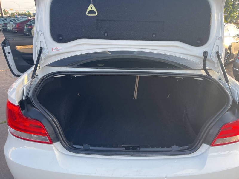 BMW 1 Series Vehicle Image 12