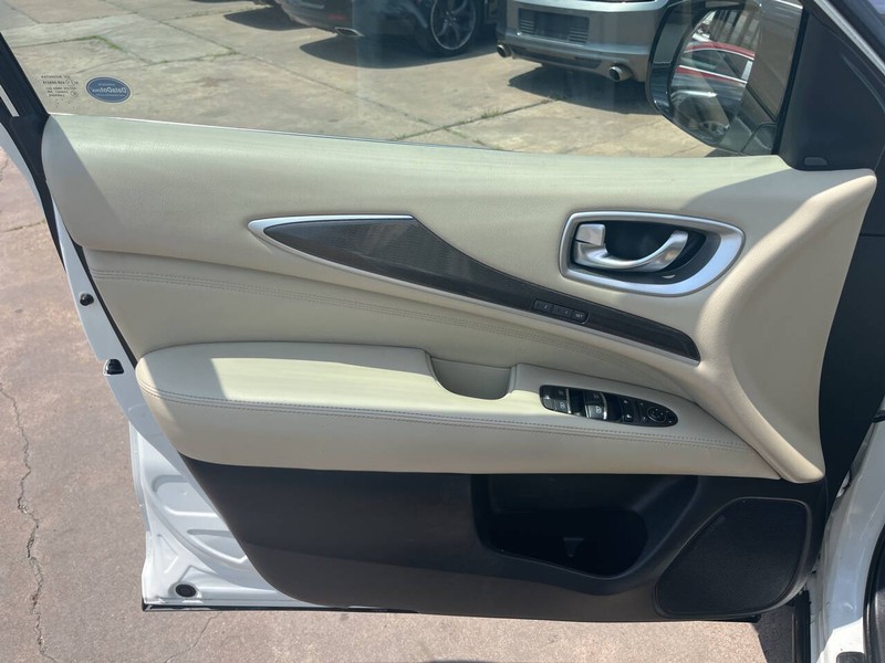 INFINITI QX60 Vehicle Image 06