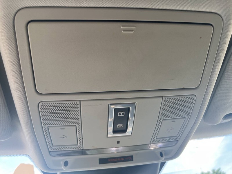 Land Rover Range Rover Evoque Vehicle Image 16