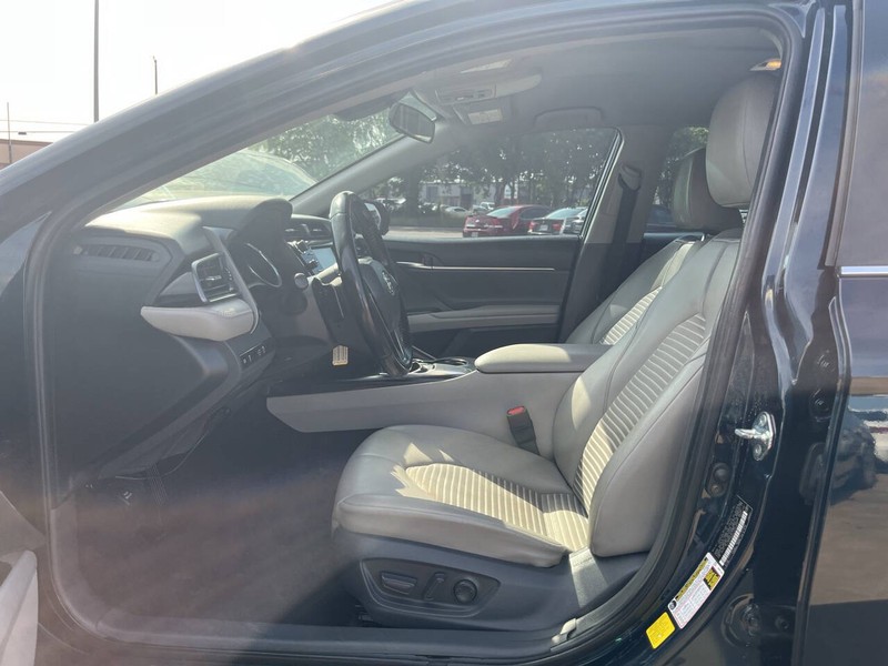 Toyota Camry Vehicle Image 08