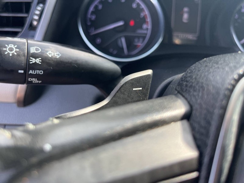 Toyota Camry Vehicle Image 12