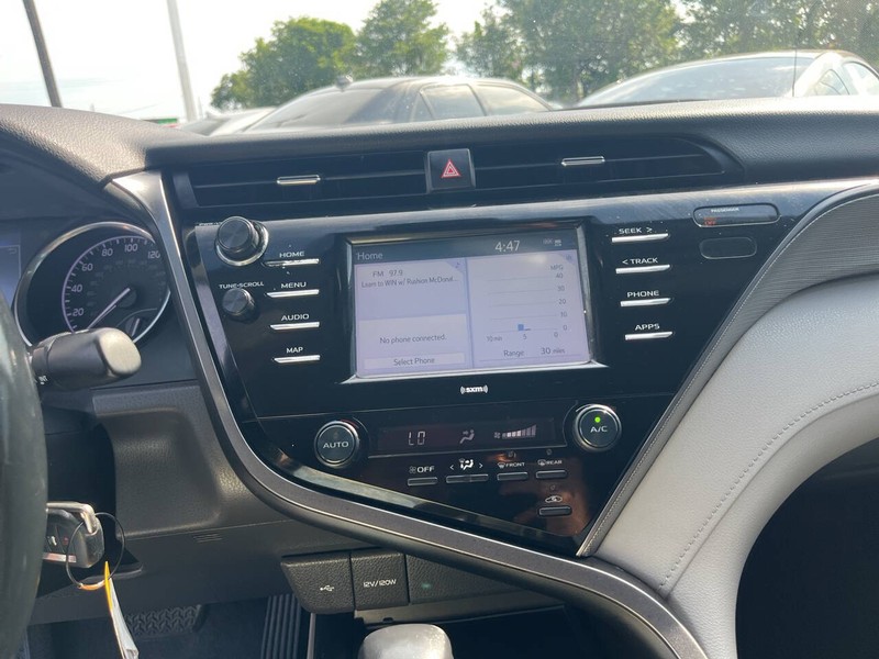 Toyota Camry Vehicle Image 14