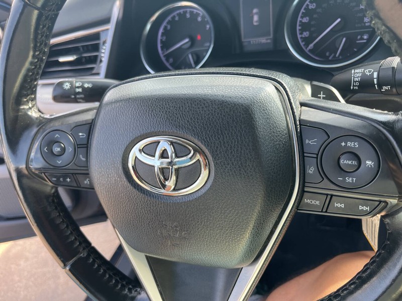 Toyota Camry Vehicle Image 15