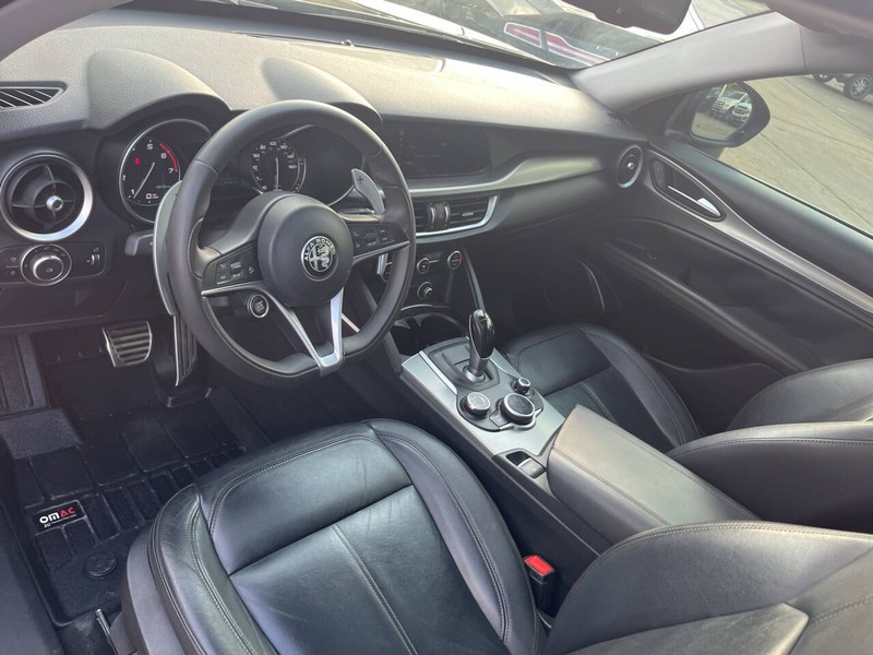 Alfa Romeo Stelvio Vehicle Image 07