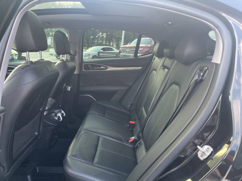 Alfa Romeo Stelvio Vehicle Image 15