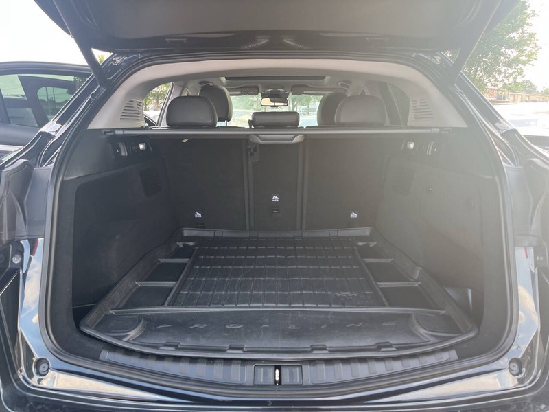Alfa Romeo Stelvio Vehicle Image 16