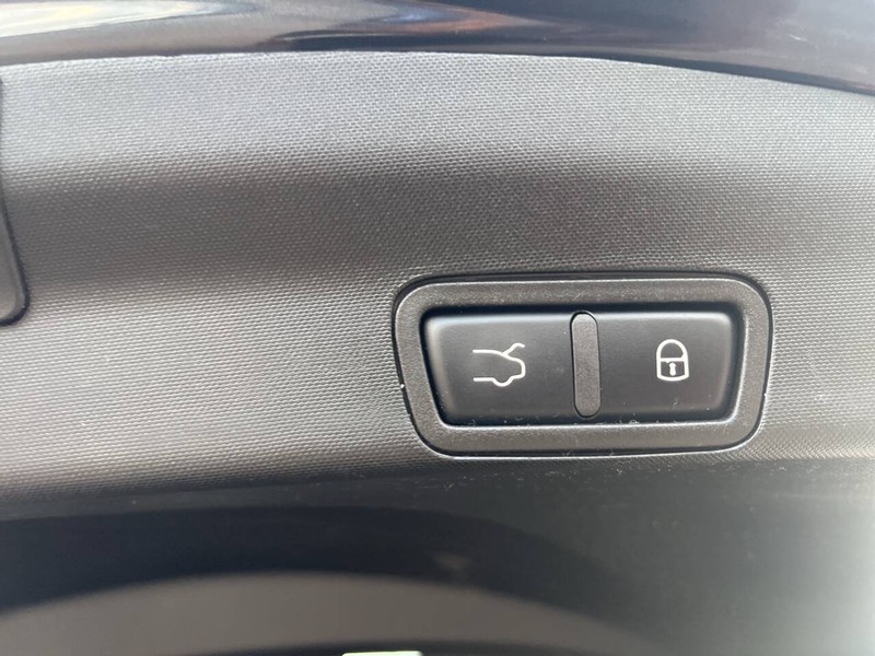 Alfa Romeo Stelvio Vehicle Image 17