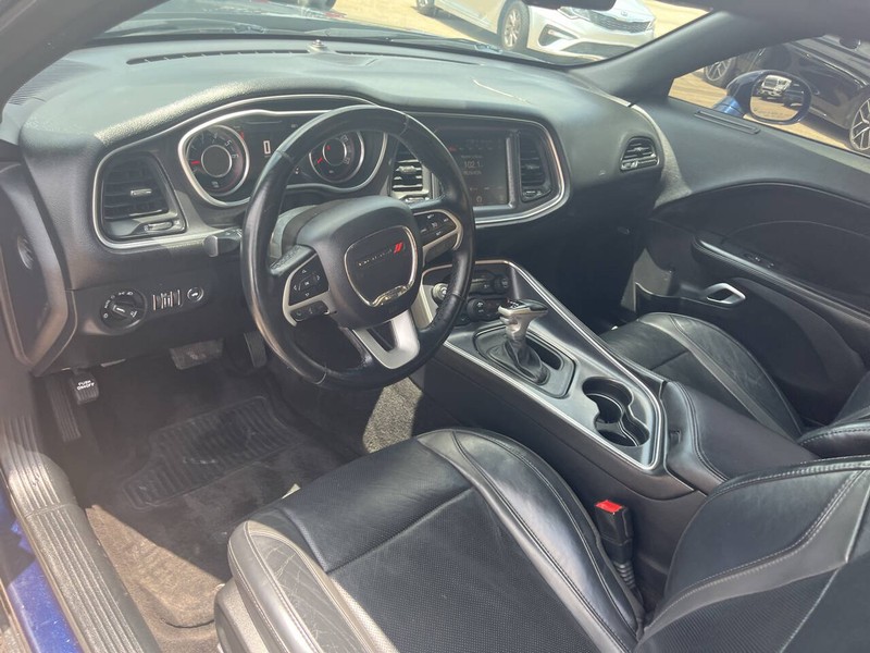 Dodge Challenger Vehicle Image 08
