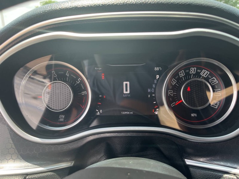 Dodge Challenger Vehicle Image 09
