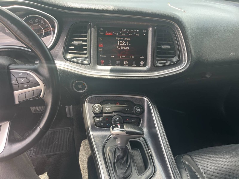 Dodge Challenger Vehicle Image 11