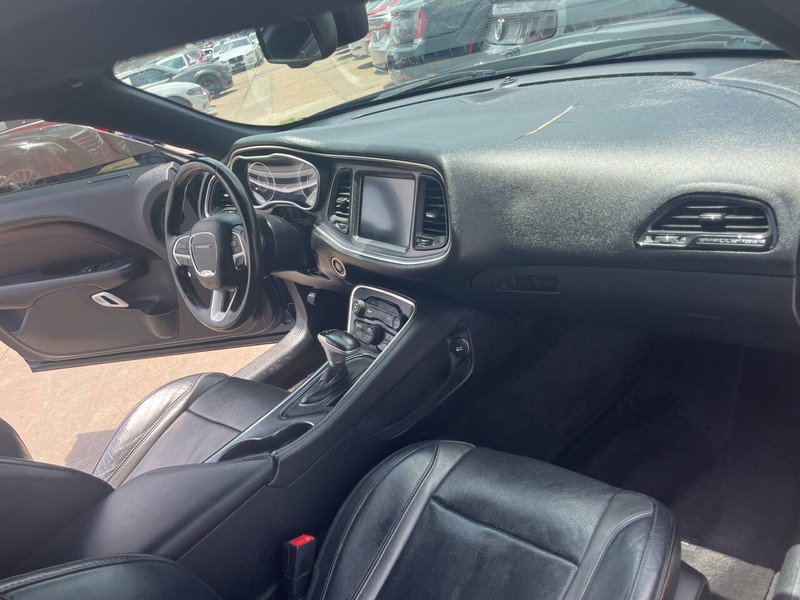 Dodge Challenger Vehicle Image 13