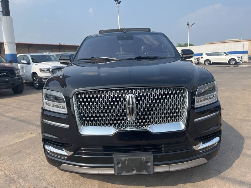 Lincoln Navigator Vehicle Image 03