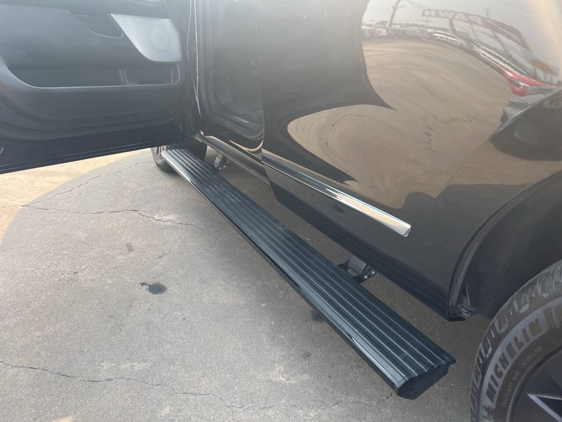 Lincoln Navigator Vehicle Image 05