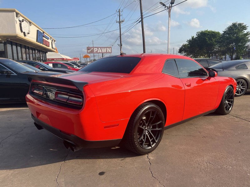 Dodge Challenger Vehicle Image 04