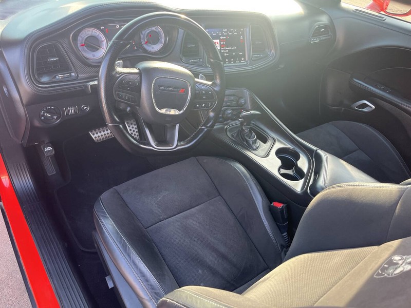 Dodge Challenger Vehicle Image 09