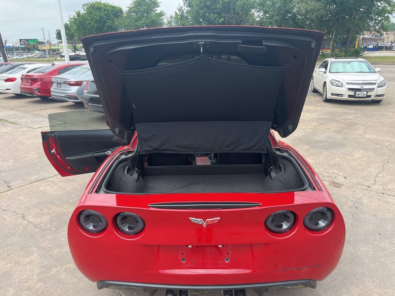 Chevrolet Corvette Vehicle Image 16