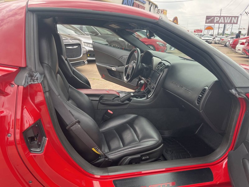 Chevrolet Corvette Vehicle Image 18