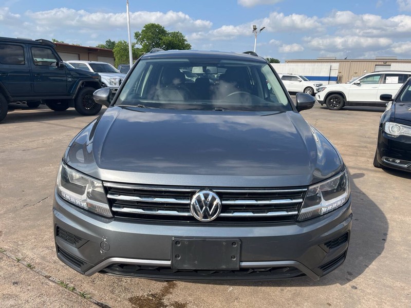 Volkswagen Tiguan Vehicle Image 02