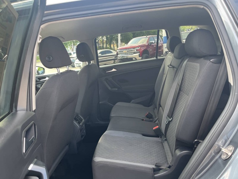 Volkswagen Tiguan Vehicle Image 15