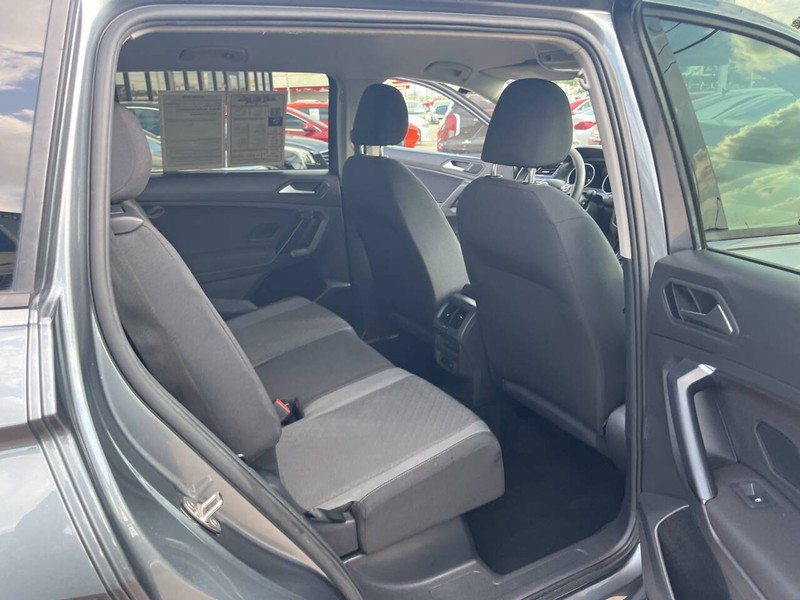 Volkswagen Tiguan Vehicle Image 17