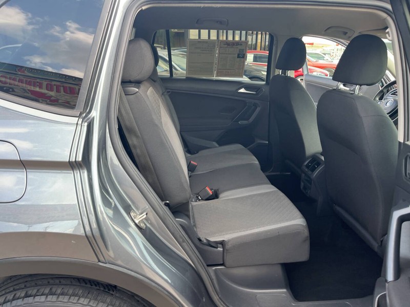 Volkswagen Tiguan Vehicle Image 18
