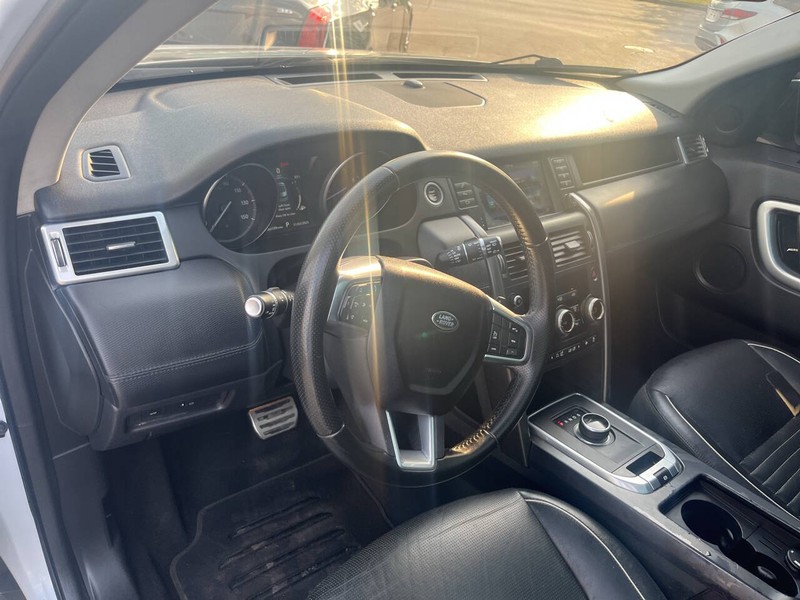 Land Rover Discovery Sport Vehicle Image 08