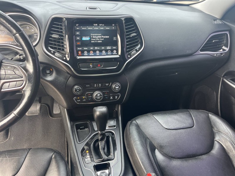 Jeep Cherokee Vehicle Image 11