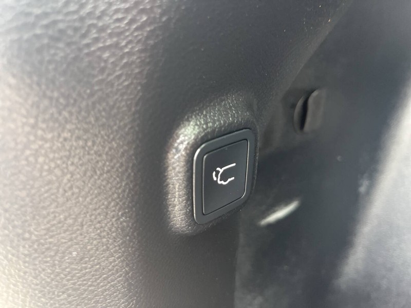 Jeep Cherokee Vehicle Image 18
