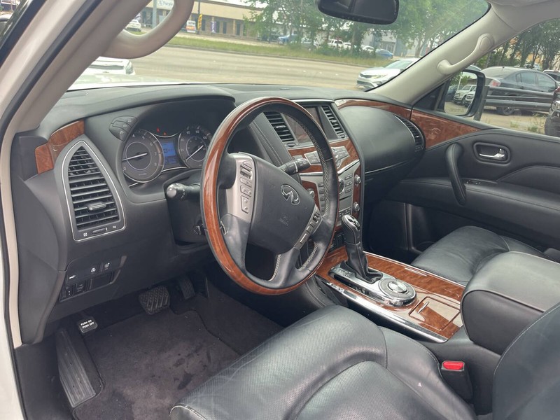 INFINITI QX80 Vehicle Image 09